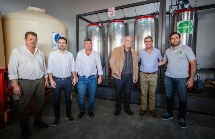 El Gobernador impulsa el desarrollo sostenible al inaugurar la planta de biodiesel de la Cooperativa Sáenz Peña Ltda.